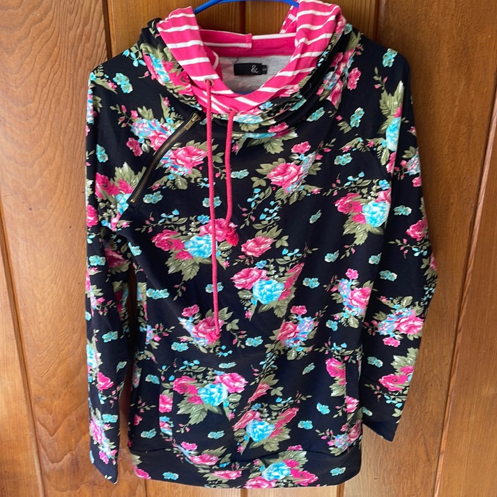 NWOT ampersand floral double hood zipper sweatshirt size : small